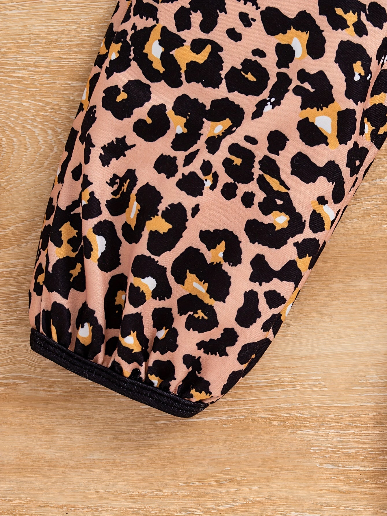 Girls' Leopard Print Hooded Long Sleeve Top and Pants Set with Sequin Detail, Polyester Casual Style, Slight Stretch Knit Fabric, Spring/Fall Outfits for Kids 12 and Under