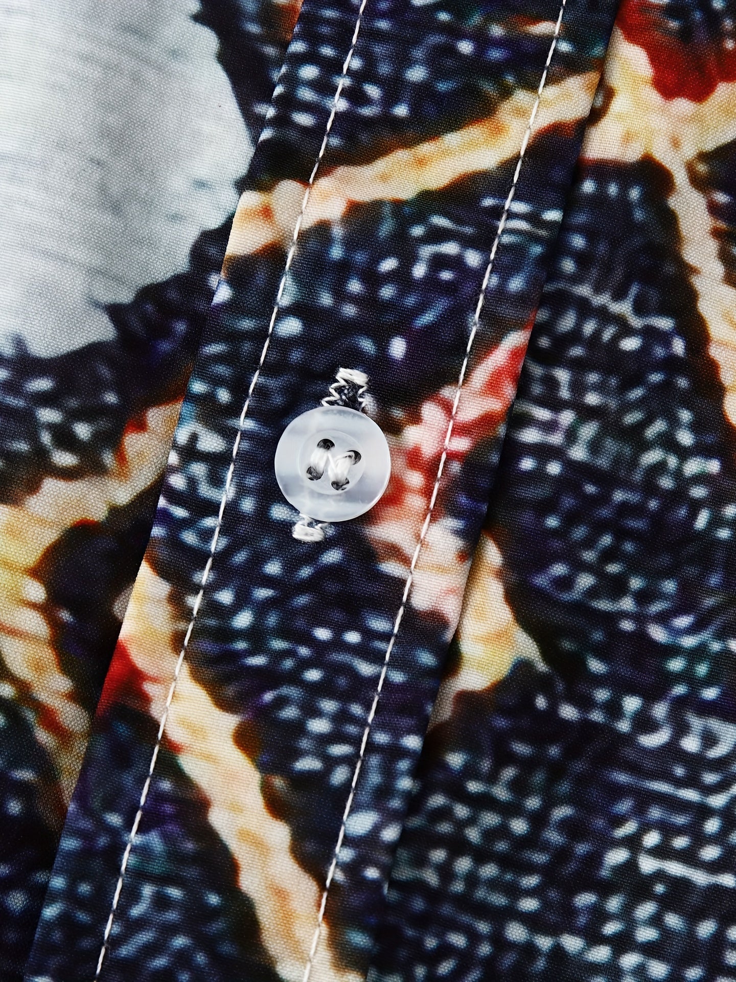 Mens Palm Tree & Lobster Paradise Short Sleeve Hawaiian Shirt - Lightweight, Comfortable, Perfect for Summer Beach Vacations