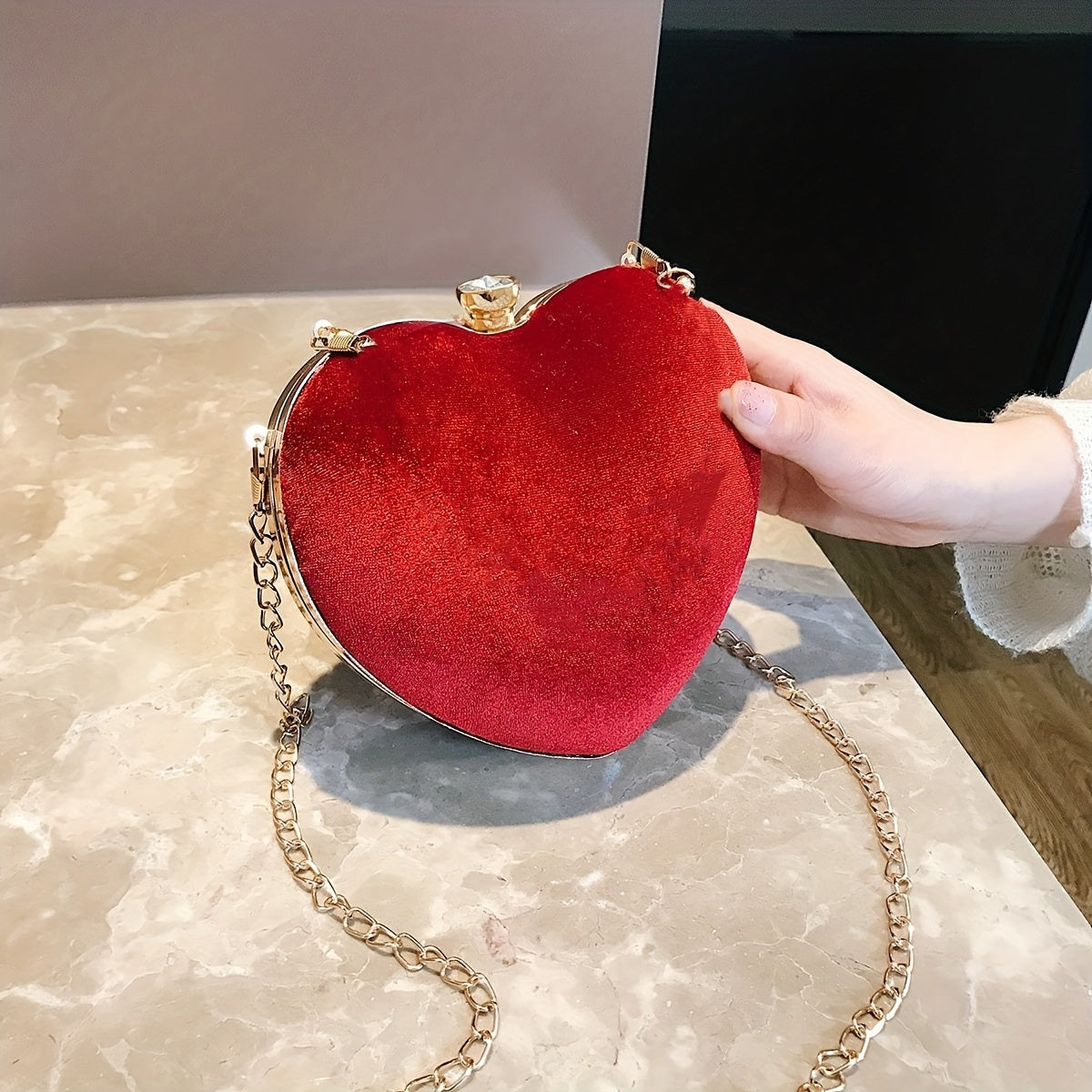 Mini Heart-Shaped Box Handbag - Evening Bags with Glitter Chain Crossbody Strap, Sparkly Clasp and Box-Shaped Design for Wedding, Party, Carnaval and Formal Occasions