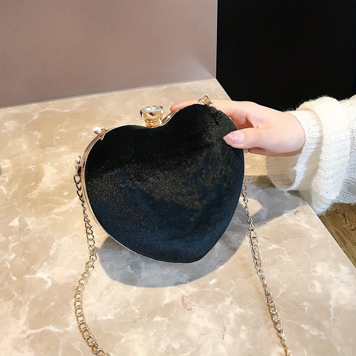Mini Heart-Shaped Box Handbag - Evening Bags with Glitter Chain Crossbody Strap, Sparkly Clasp and Box-Shaped Design for Wedding, Party, Carnaval and Formal Occasions