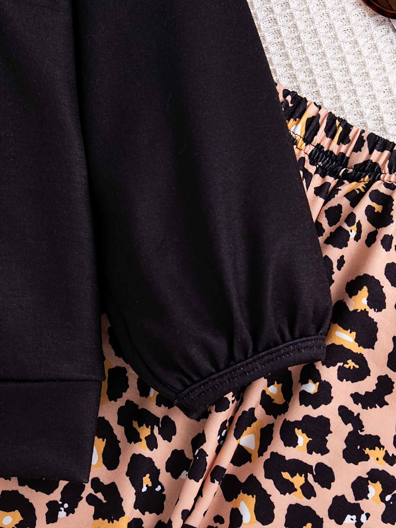 Girls' Leopard Print Hooded Long Sleeve Top and Pants Set with Sequin Detail, Polyester Casual Style, Slight Stretch Knit Fabric, Spring/Fall Outfits for Kids 12 and Under