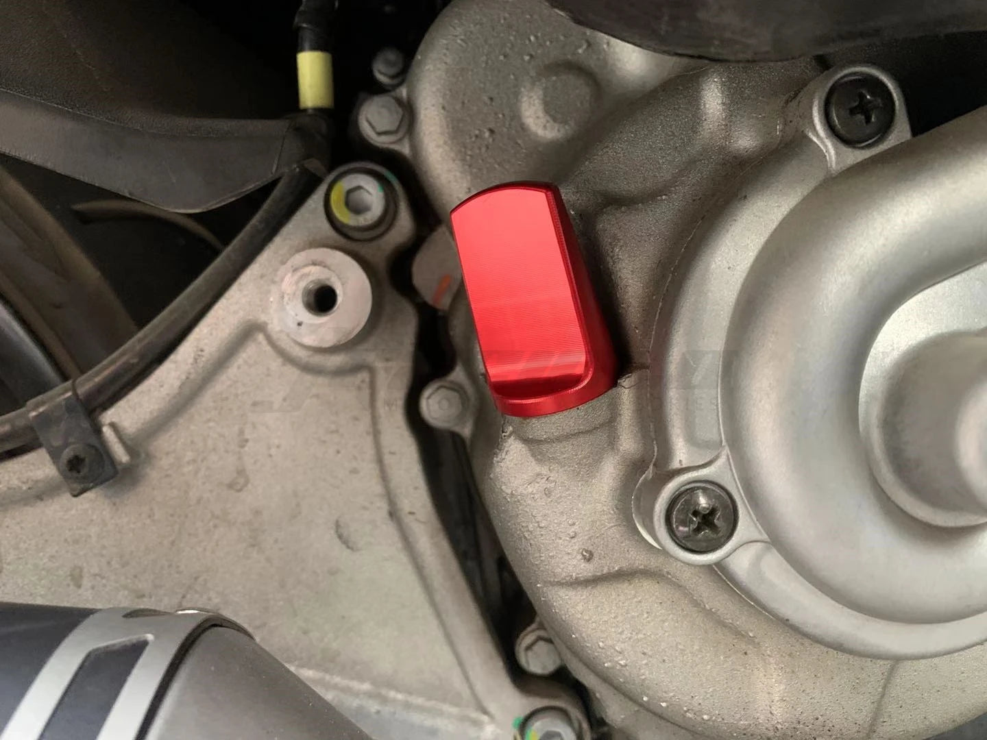 Motorcycle Accessories Dipstick CNC Aluminum Oil Drain Screw Plug Cover for Vespa GTS 250 300 HPE 2019-2021