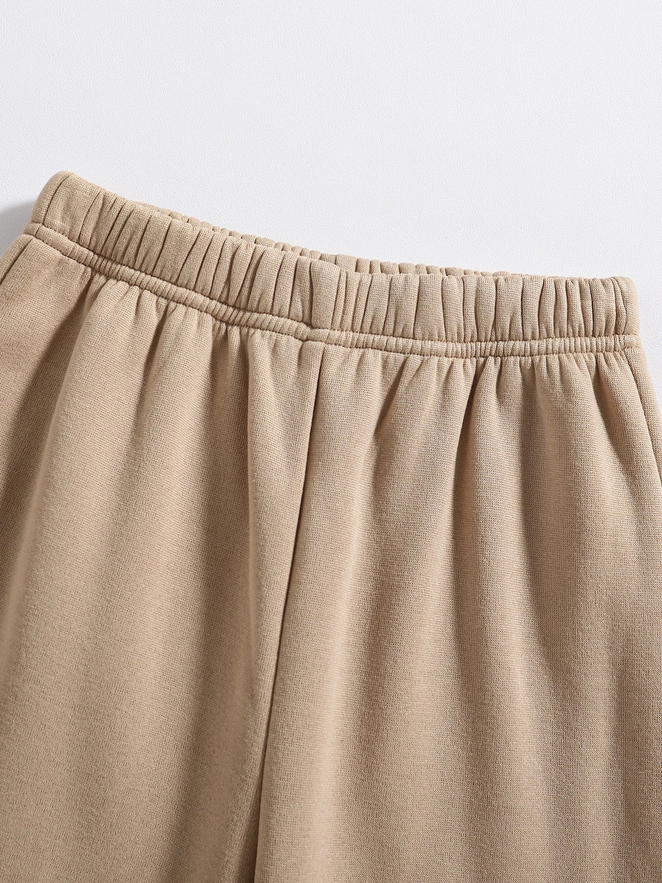 Children's Clothing (Spring and Autumn) Fashion Trend Girls' Set - Khaki Round Neck Long Sleeve+Sports and Leisure Pants 2-piece