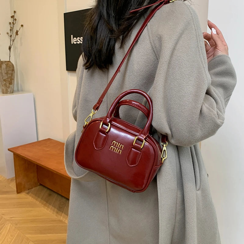 Luxury Women's Shoulder Bag, Leather Crossbody Bag For Ladies With Famous Designer Elegant Practical Design