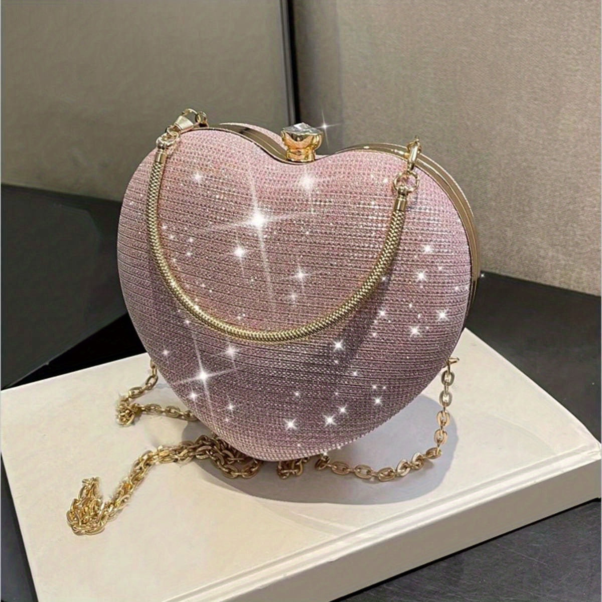 Mini Heart-Shaped Box Handbag - Evening Bags with Glitter Chain Crossbody Strap, Sparkly Clasp and Box-Shaped Design for Wedding, Party, Carnaval and Formal Occasions
